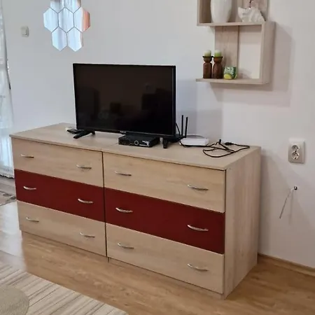 двустаен 4 شقة